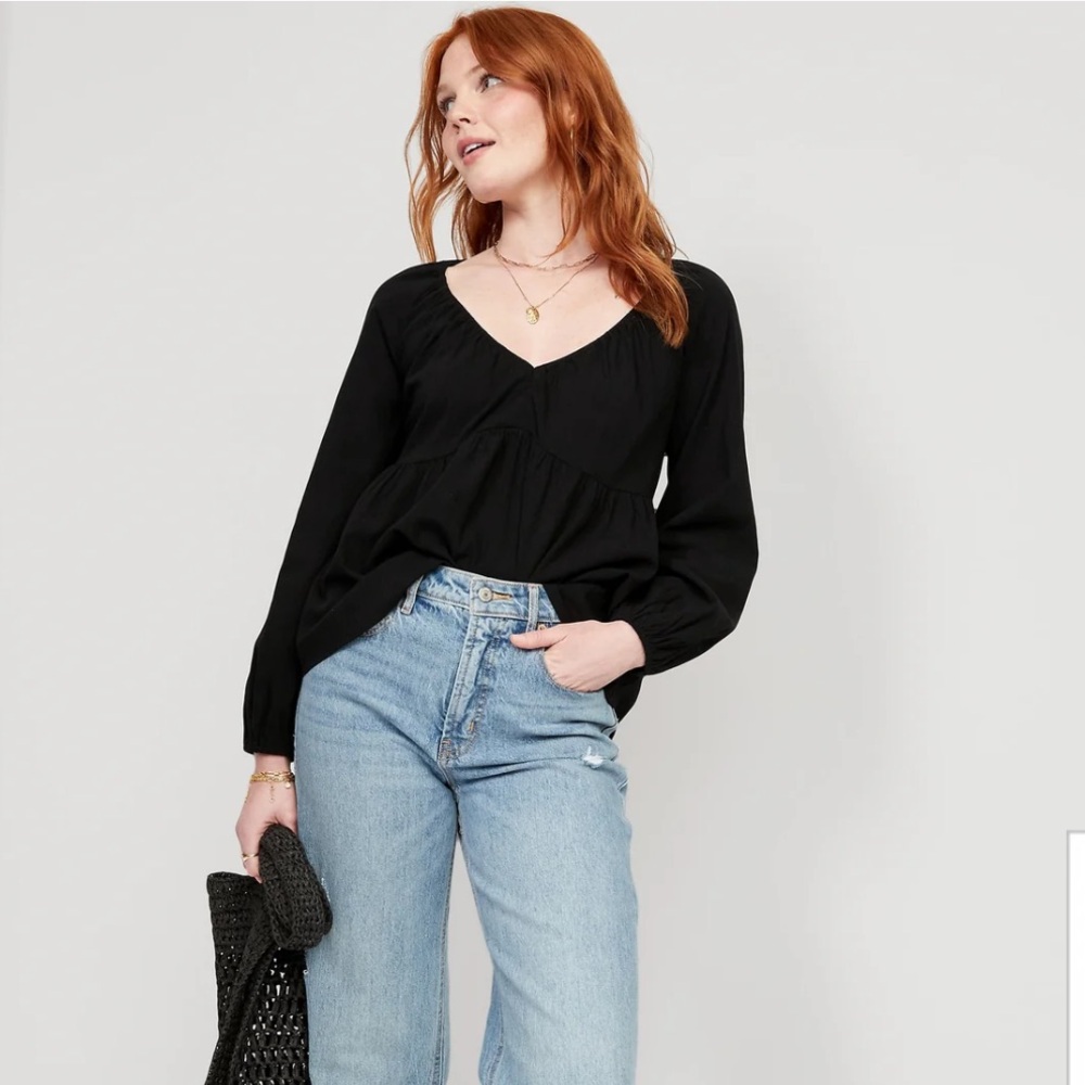 NWT Long-Sleeve V-Neck Crinkled Boho Top - Black - XL